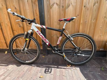 Used Target Firefox 2005 Mountainbike, White — image 1 of 3
