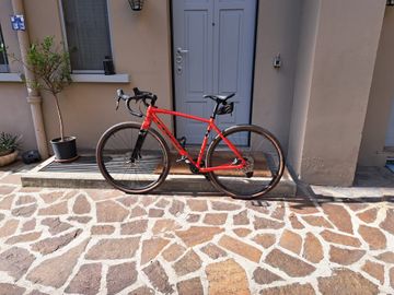 Used Trek Checkpoint ALR 5 2025 2025 Road & Gravel, Red — image 12 of 13