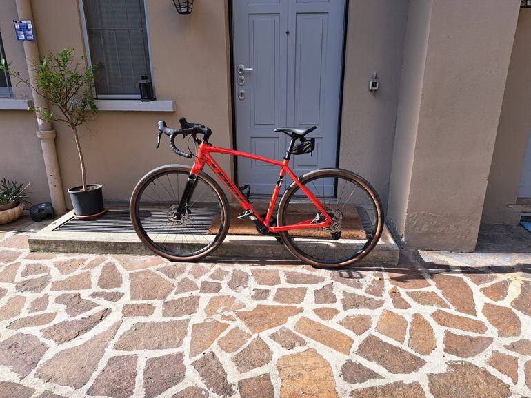 Used Trek Checkpoint ALR 5 2025 2025 Road & Gravel, Red — image 12 of 13