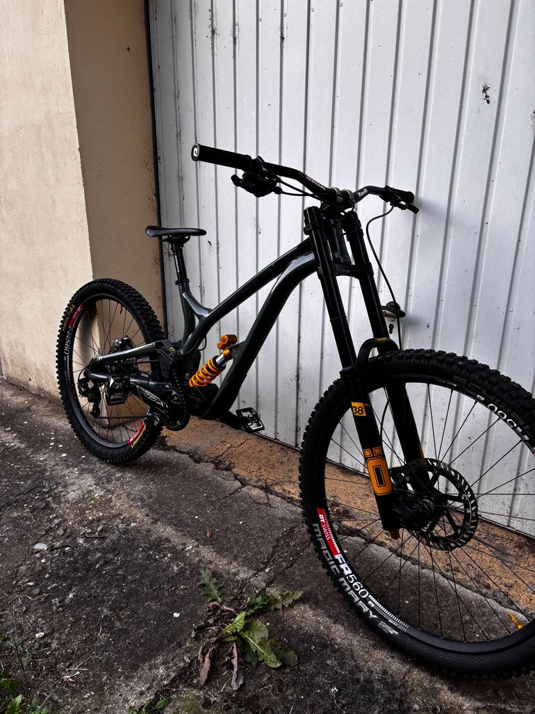 Commencal SUPREME DH OHLINS EDITION 2022 2022