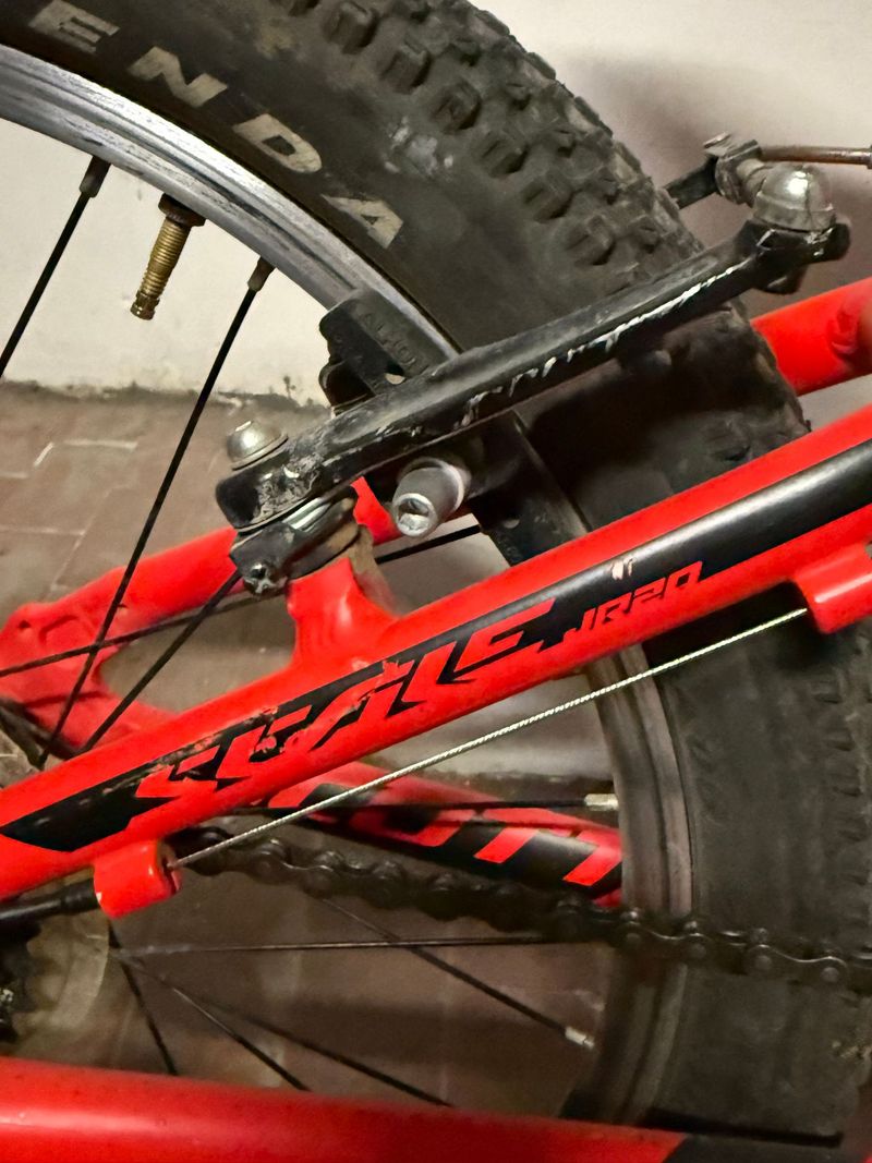 Scott Junior RC 20” 2016 Mountainbike de segunda mano, Rojo — imagen 2 de 5