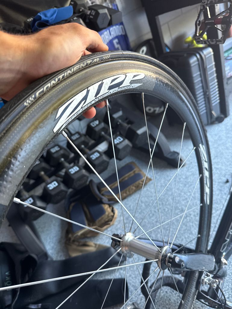 Used Trek Madone 5.2 2011 2011 Road & Gravel, Black — image 2 of 4
