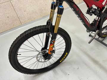 Used Intense T275c 2015 Mountainbike, Red — image 10 of 10