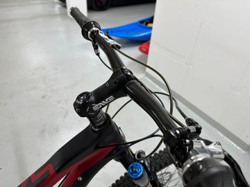 Used Intense T275c 2015 Mountainbike, Red — image 3 of 10