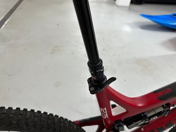 Used Intense T275c 2015 Mountainbike, Red — image 9 of 10