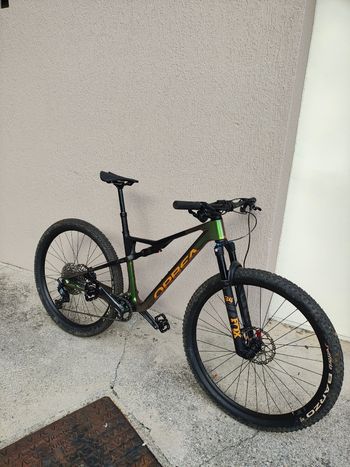 Used Orbea OIZ M21 2024 2024 Mountainbike, Green, 29 — image 9 of 10