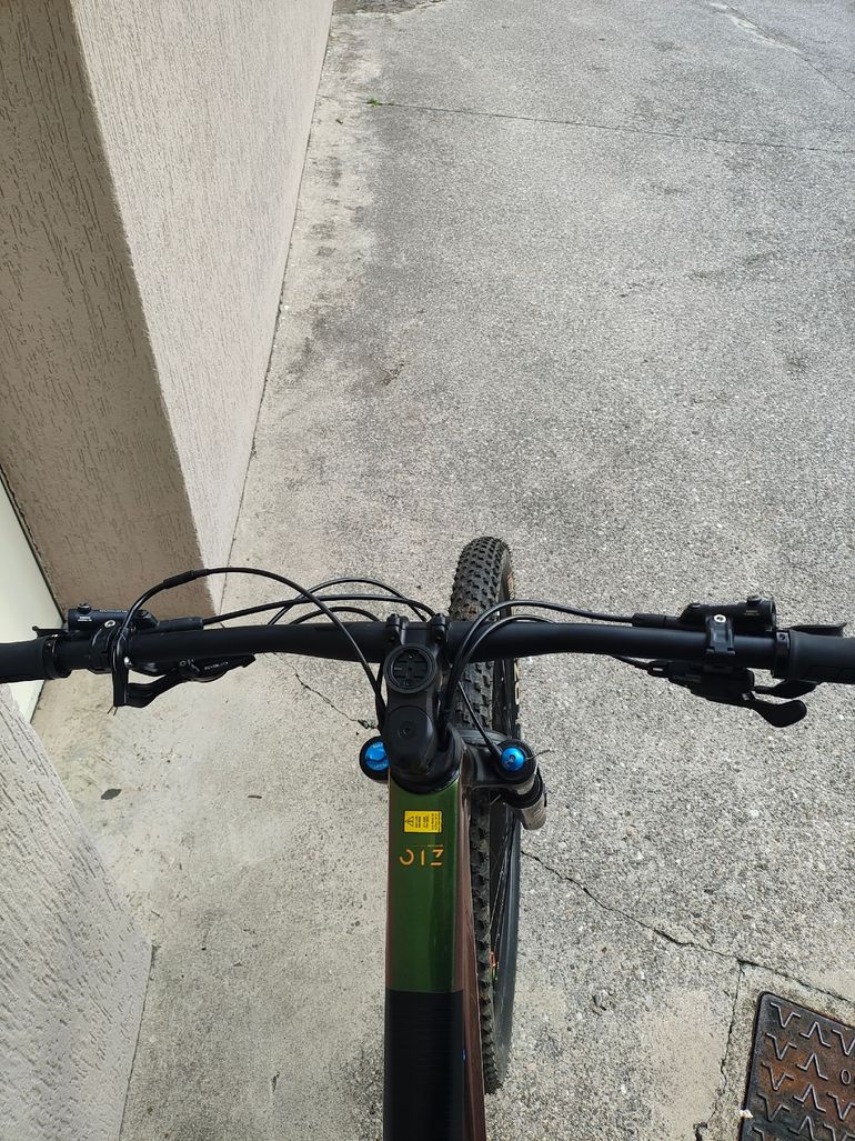 Used Orbea OIZ M21 2024 2024 Mountainbike, Green, 29 — image 8 of 10