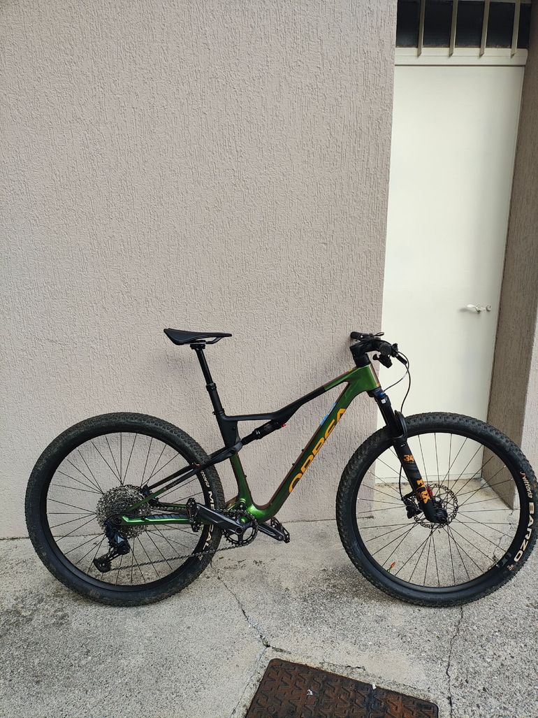 Used Orbea OIZ M21 2024 2024 Mountainbike, Green, 29 — image 6 of 10