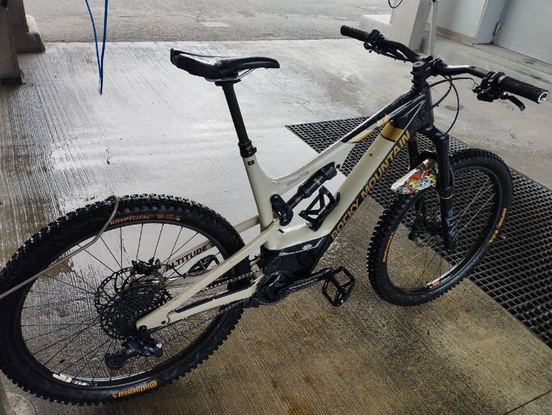 Used Rocky Mountain Altitude SRAM GX Eagle 2020 MTB