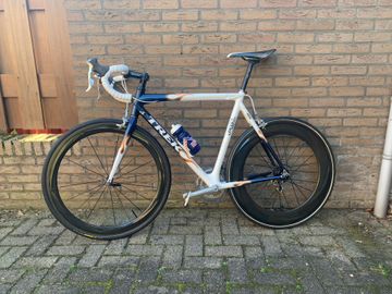 Tweedehands Trek Madone SL 5.9 2006 2006 Road & Gravel — afbeelding 2 van 12