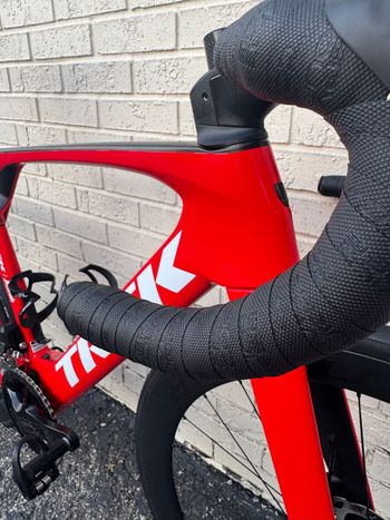 Used Trek Madone SLR 6 Gen 7 2023 2023 Road & Gravel, Red — image 5 of 25