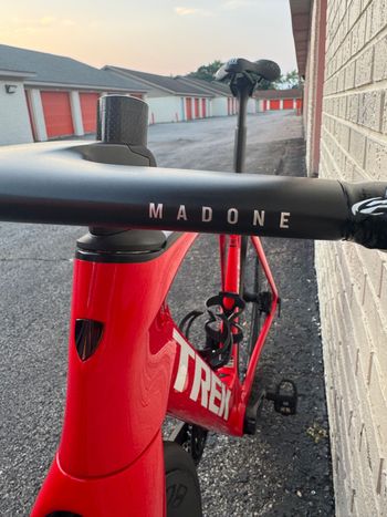 Used Trek Madone SLR 6 Gen 7 2023 2023 Road & Gravel, Red — image 4 of 25