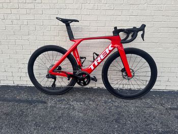 Used Trek Madone SLR 6 Gen 7 2023 2023 Road & Gravel, Red — image 25 of 25