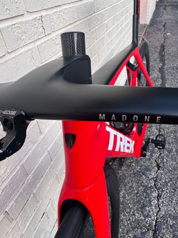 Used Trek Madone SLR 6 Gen 7 2023 2023 Road & Gravel, Red — image 16 of 25