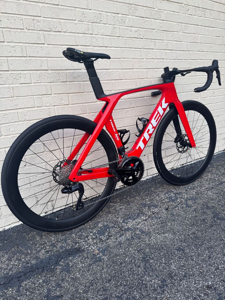 Used Trek Madone SLR 6 Gen 7 2023 2023 Road & Gravel, Red — image 22 of 25