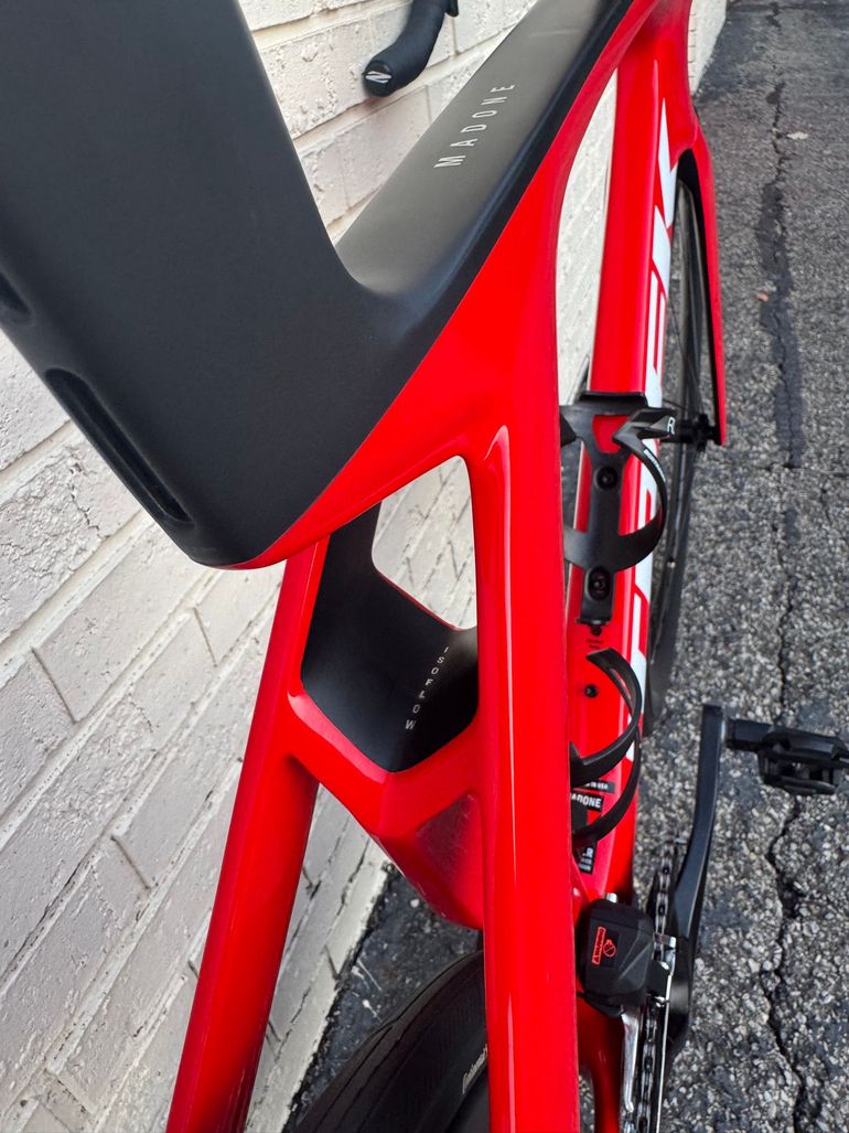 Used Trek Madone SLR 6 Gen 7 2023 2023 Road & Gravel, Red — image 15 of 25