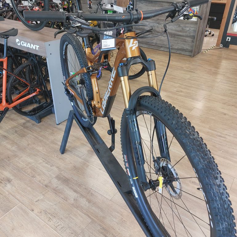 Used Lapierre XRM 8.9 2023 2023 Mountainbike, Orange, 29 — image 8 of 11
