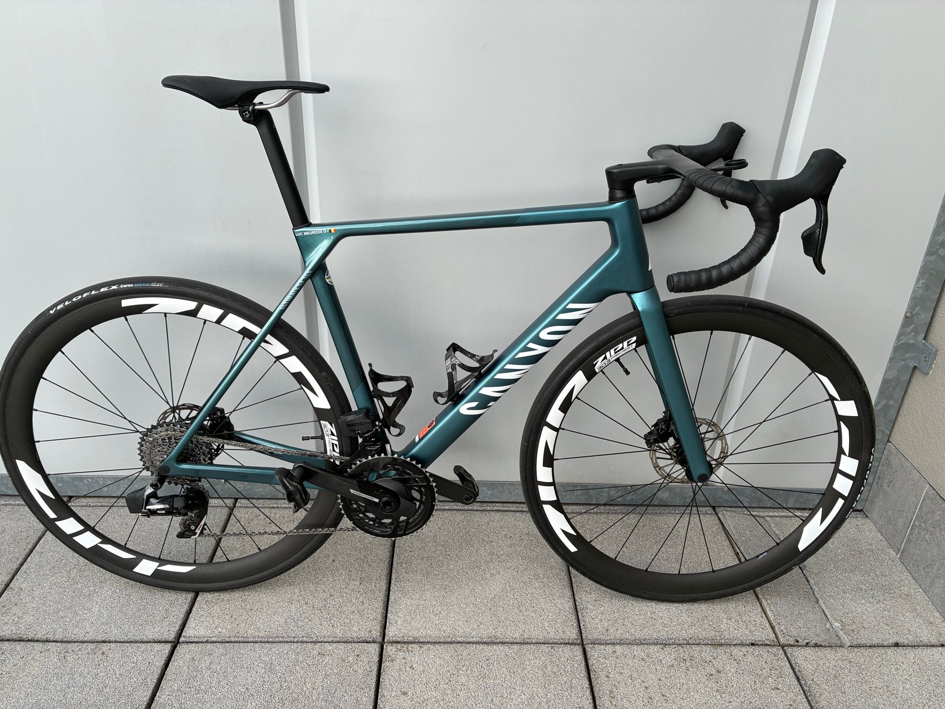 Used Canyon ULTIMATE CF SLX 2024 – $ 4,967 | buycycle