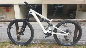 Gebrauchtes Specialized Expert Carbon 2023 Mountainbike, Weiß — Bild 8 von 10