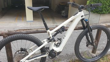 Gebrauchtes Specialized Expert Carbon 2023 Mountainbike, Weiß — Bild 5 von 10