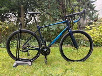Used Giant FastRoad SL 2020 Road & Gravel, Blue — image 1 of 9