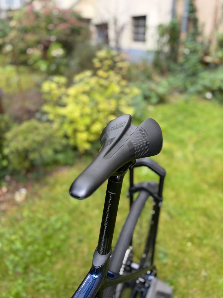 Used Giant FastRoad SL 2020 Road & Gravel, Blue — image 6 of 9