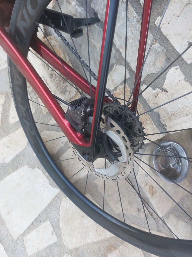 Used Trek Madone Shimano Ultegra Di2 2024 Road & Gravel, Red — image 5 of 12