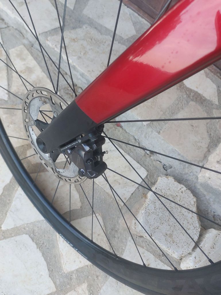Used Trek Madone Shimano Ultegra Di2 2024 Road & Gravel, Red — image 4 of 12