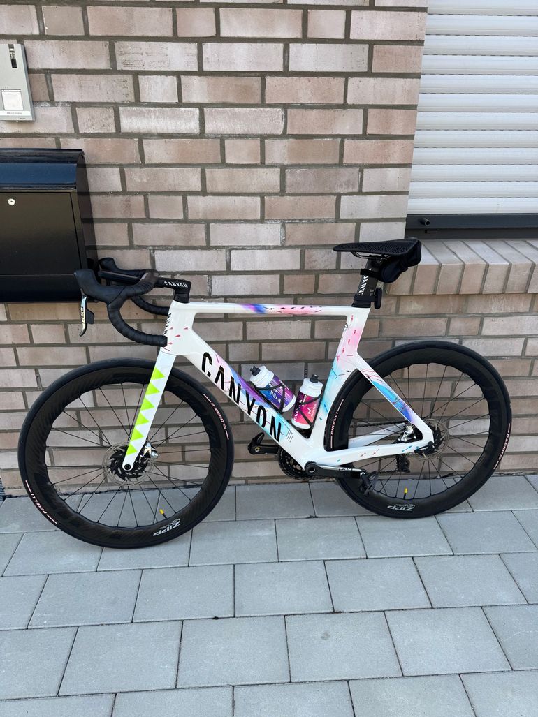 CANYON Aeroad × SRAM eTap × Roval Rapide 2023 Canyon Aeroad CF SLX 7 Disc eTap – Specs, Comparisons