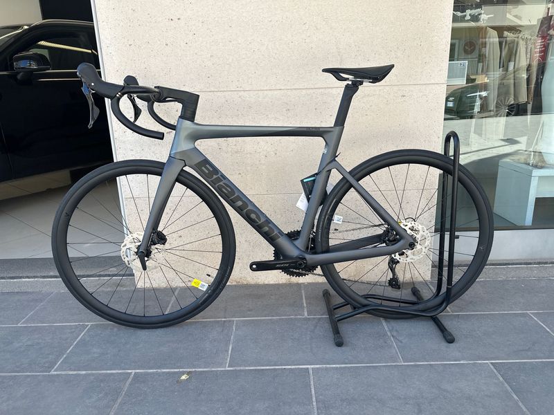 Tweedehands Bianchi Oltre Shimano 105 2025 Road & Gravel — afbeelding 2 van 10