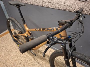 Used ns bikes Synonym RC2 2021 Mountainbike, Orange — image 2 of 6