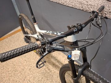Used ns bikes Synonym TR2 2021 Mountainbike, Light Gray — image 5 of 7