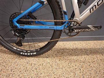 Mondraker SUPERFOXY 2023 2023 Mountainbike d'occasion — image 2 sur 6