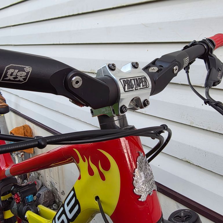 Used Intense Primer Microshift AdventX 2024 Mountainbike, Red — image 5 of 11