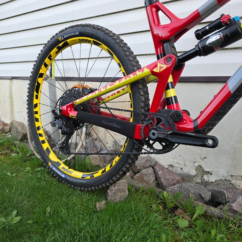 Used Intense Primer Microshift AdventX 2024 Mountainbike, Red — image 7 of 11