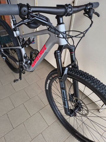 Used Santa Cruz Blur SRAM NX Eagle 2025 Mountainbike, Light Gray, 29 — image 5 of 7