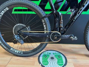 Gebrauchtes Lee Cougan Crossfire Air LTD 2022 Mountainbike, Schwarz — Bild 2 von 7