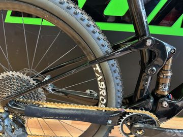 Gebrauchtes Lee Cougan Crossfire Air LTD 2022 Mountainbike, Schwarz — Bild 3 von 7