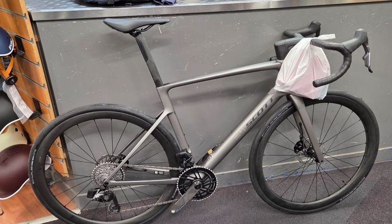 Used Scott Addict RC Team 2026 2025 Road & Gravel, Light Gray — image 3 of 3