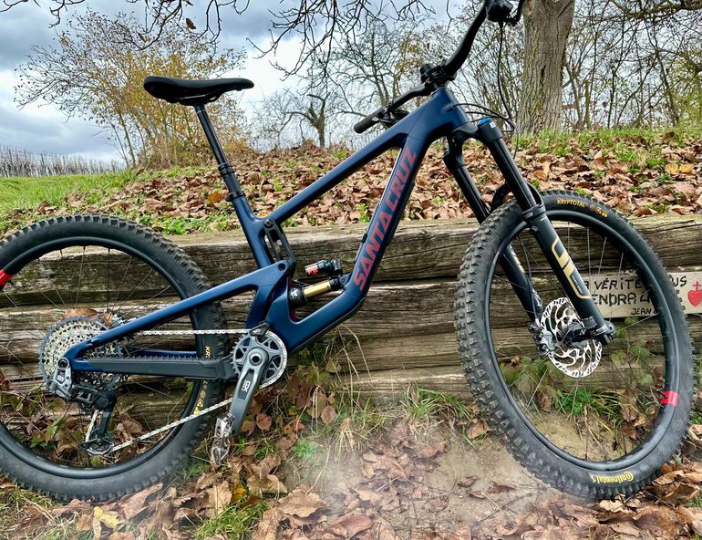 Used Santa Cruz Nomad 2024 Mountainbike, Blue, Mixed — image 1 of 18