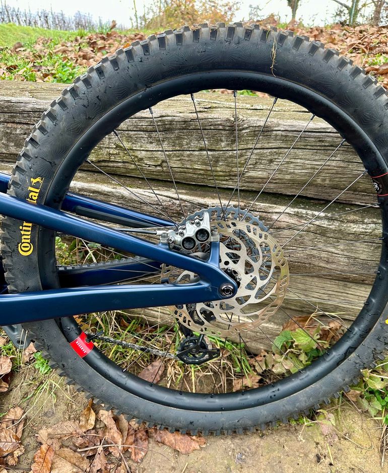 Used Santa Cruz Nomad 2024 Mountainbike, Blue, Mixed — image 13 of 18