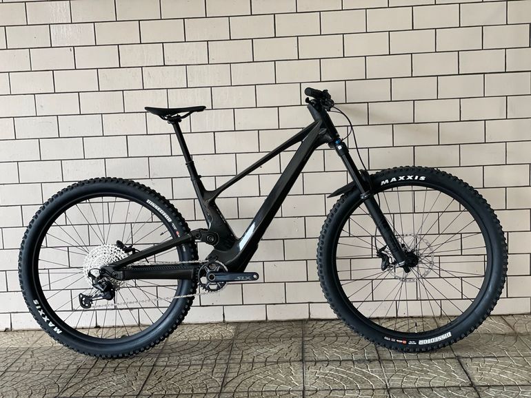 Used Scott Genius 920 2024 2024 Mountainbike, Black, 29 — image 1 of 8