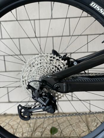 Used Scott Genius 920 2024 2024 Mountainbike, Black, 29 — image 5 of 8