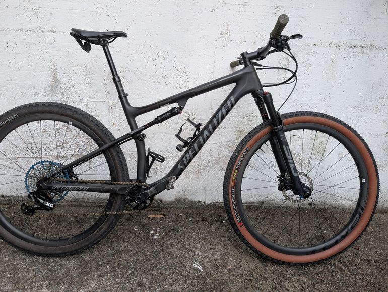 Used Specialized Epic Expert 2021 2021 Mountainbike, Black, 29 — image 1 of 8
