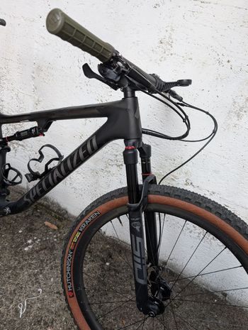 Used Specialized Epic Expert 2021 2021 Mountainbike, Black, 29 — image 2 of 8
