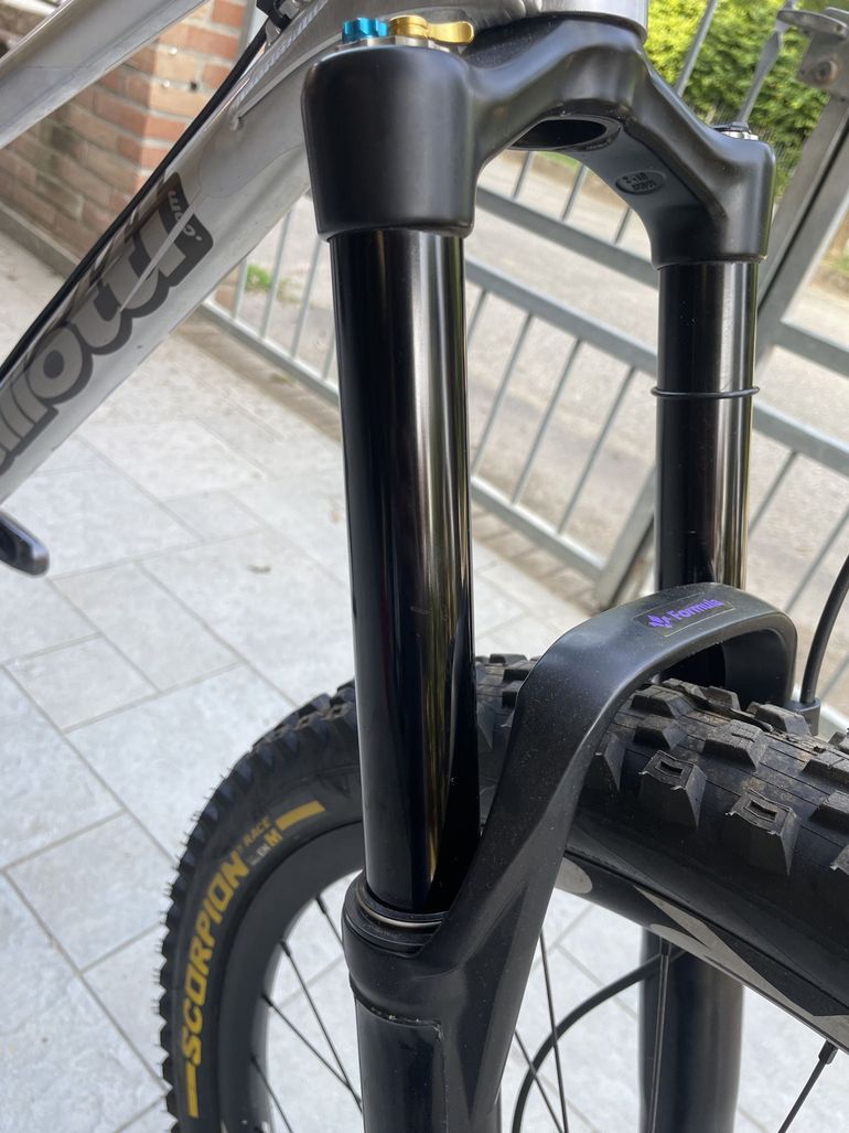 NO-LOGO Ancillotti Scarab SB 2024 Mountainbike usato, Grigio chiaro — immagine 12 di 12