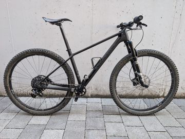 Used Canyon Exceed CF SL 2017 2017 Mountainbike, Black, 29 — image 1 of 8