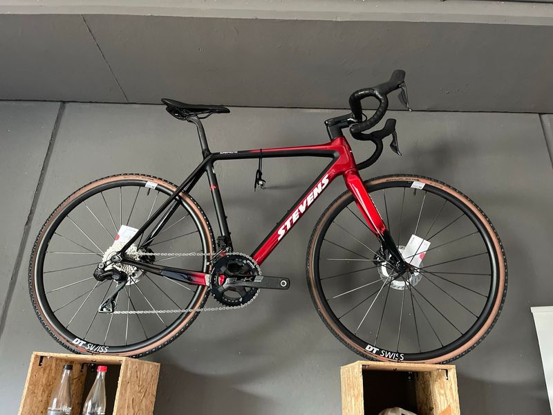 Stevens Super Prestige Di2 2024 2024 Road & Gravel d'occasion