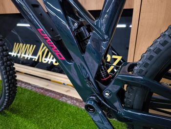 Tweedehands UNNO BURN Elite 2024 2024 Mountainbike — afbeelding 6 van 12
