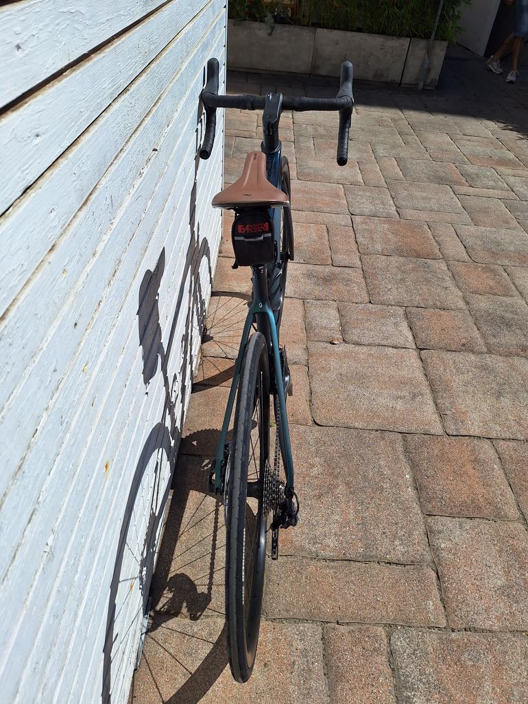 Used Scott Addict 20 2022 2022 Road & Gravel, Green — image 4 of 12